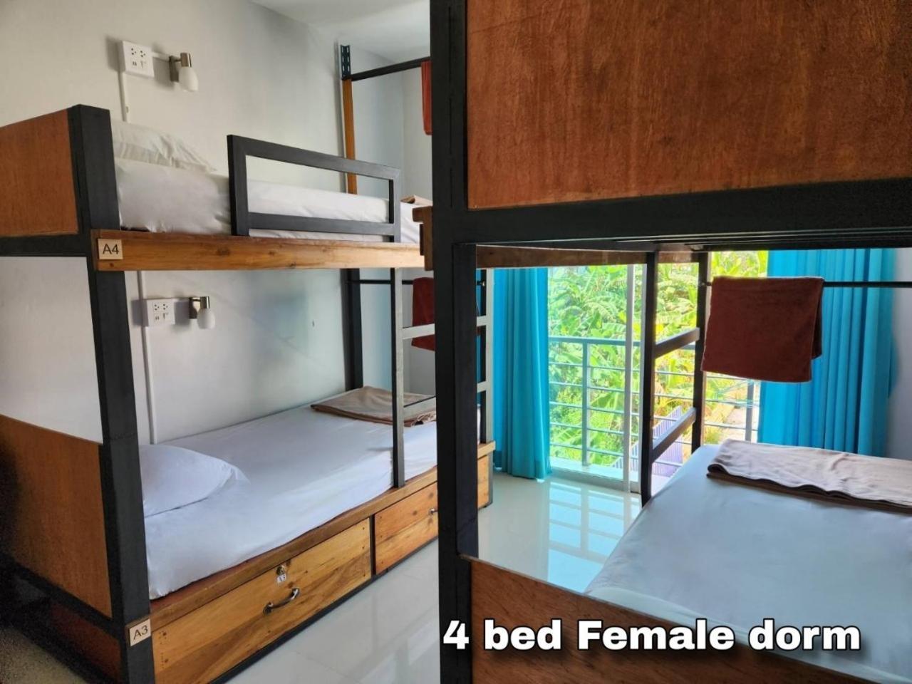 Theppahrak Hostel Khaolak Khao Lak Rum bild