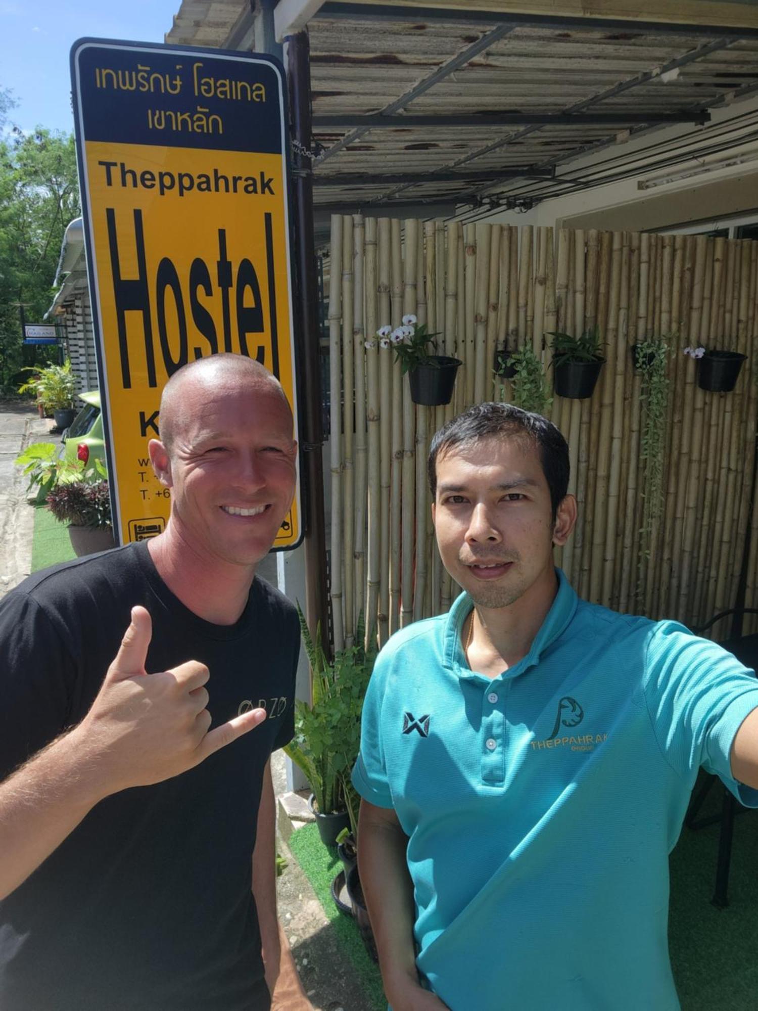 Theppahrak Hostel Khaolak Khao Lak Exteriör bild