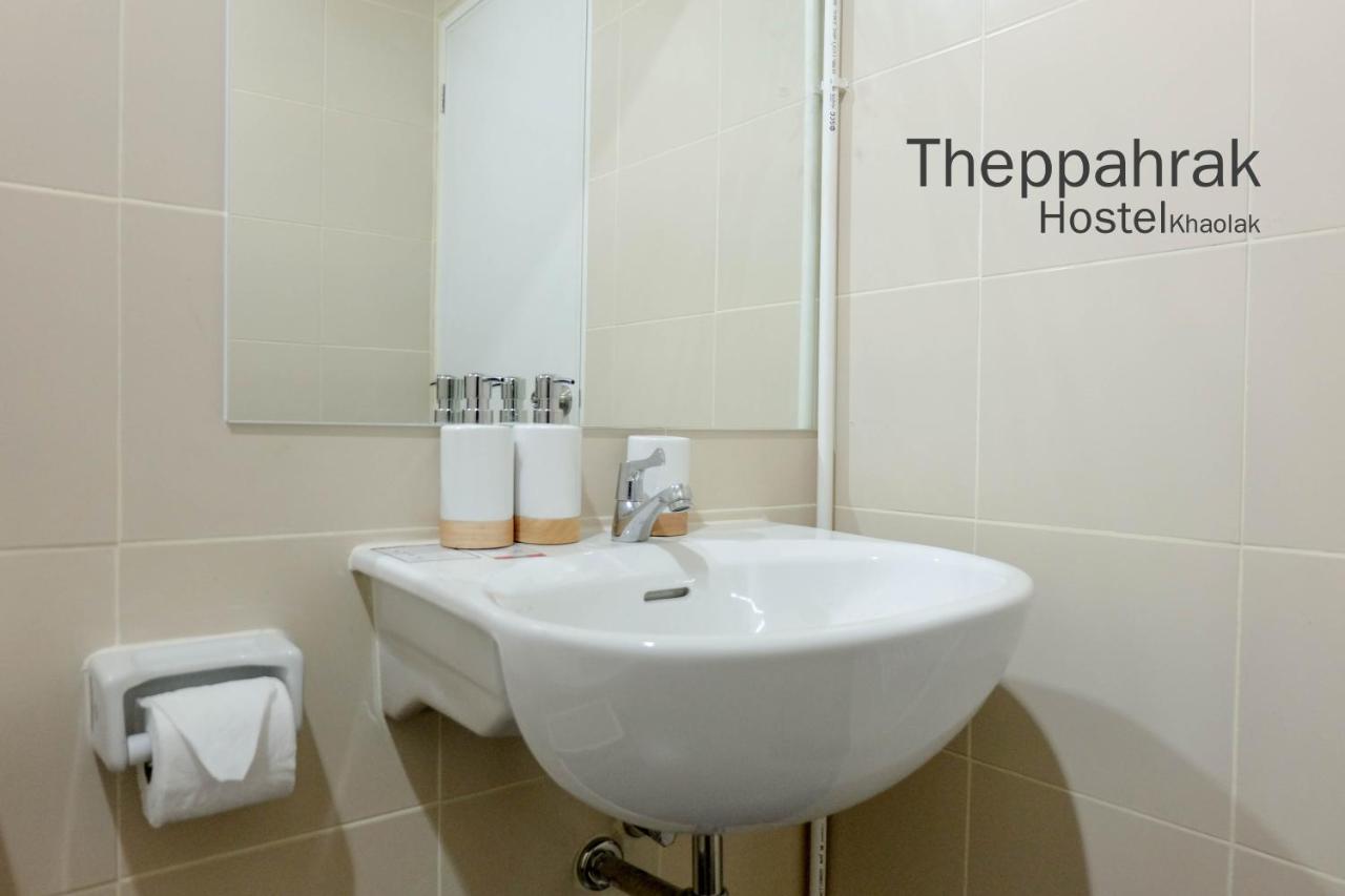 Theppahrak Hostel Khaolak Khao Lak Exteriör bild