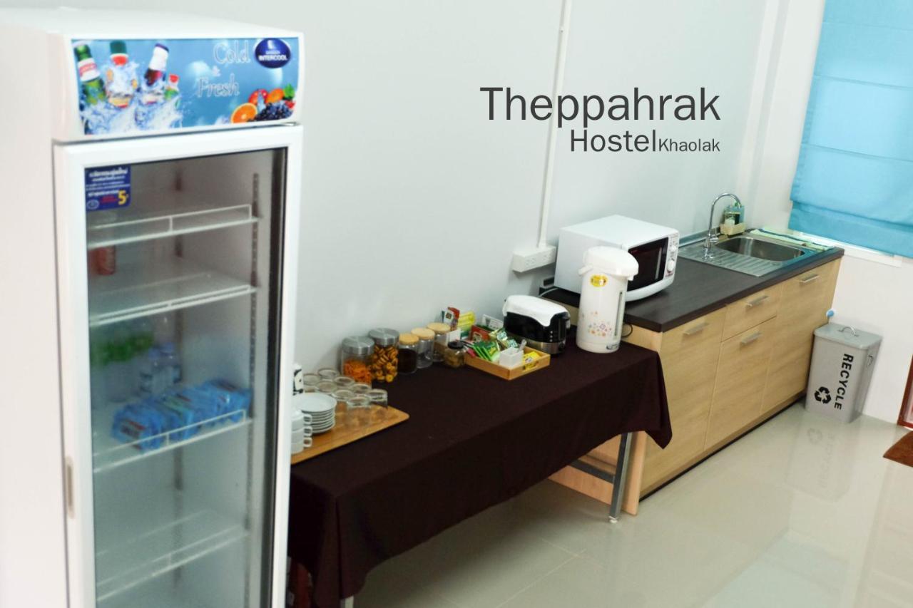 Theppahrak Hostel Khaolak Khao Lak Exteriör bild